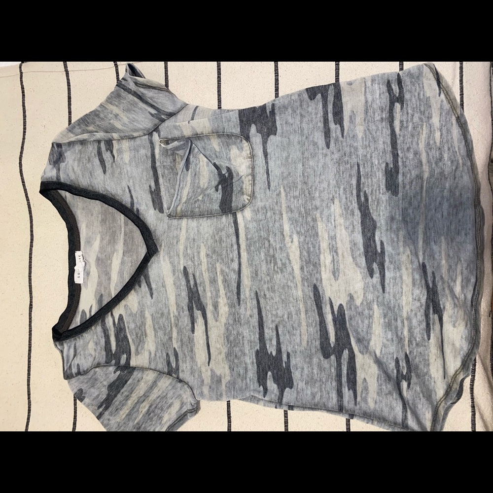 SOCIALITE camo tee